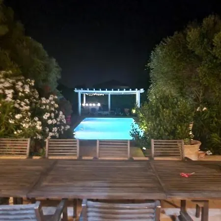 Anna Benalup - Casas Viejas